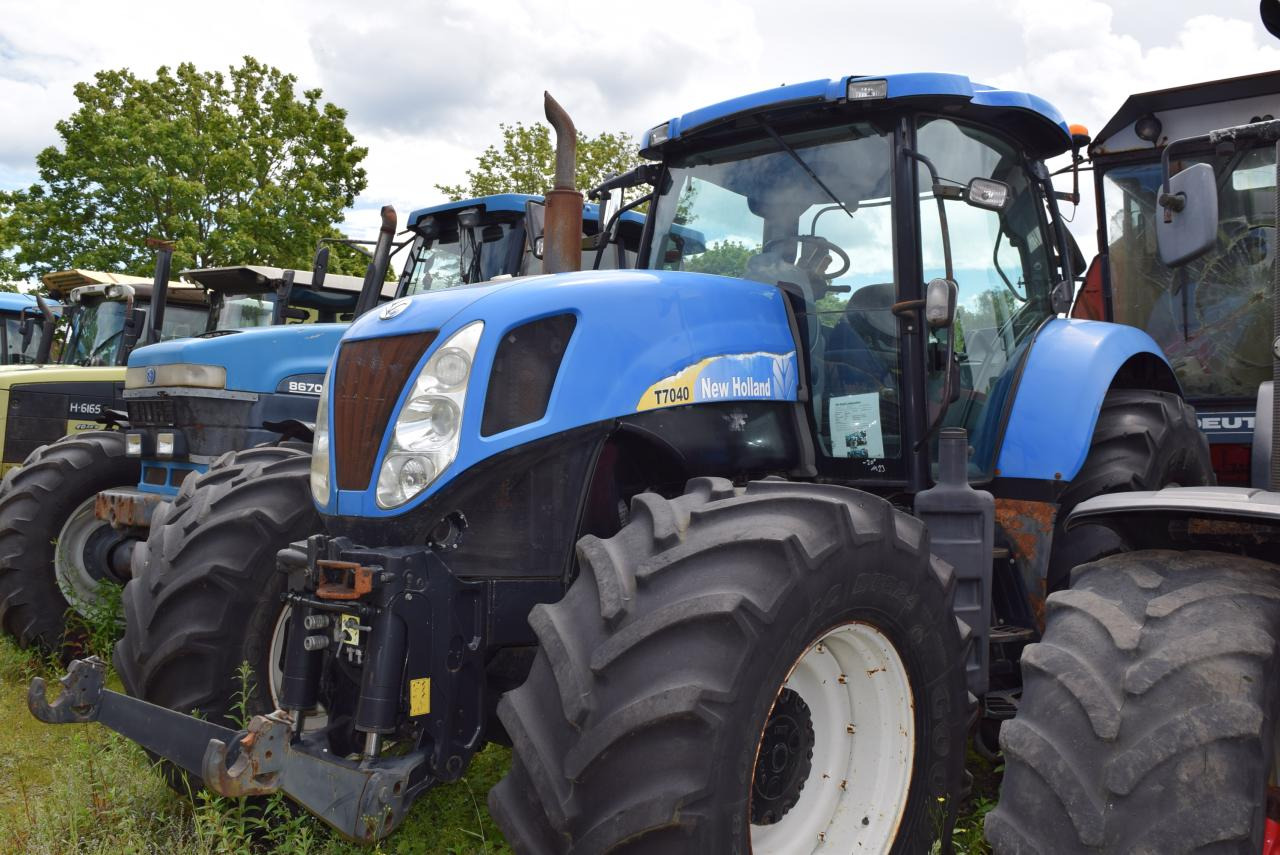 New Holland T 7040 - Trator: foto 1 New Holland T 7040 - Trator: foto 1