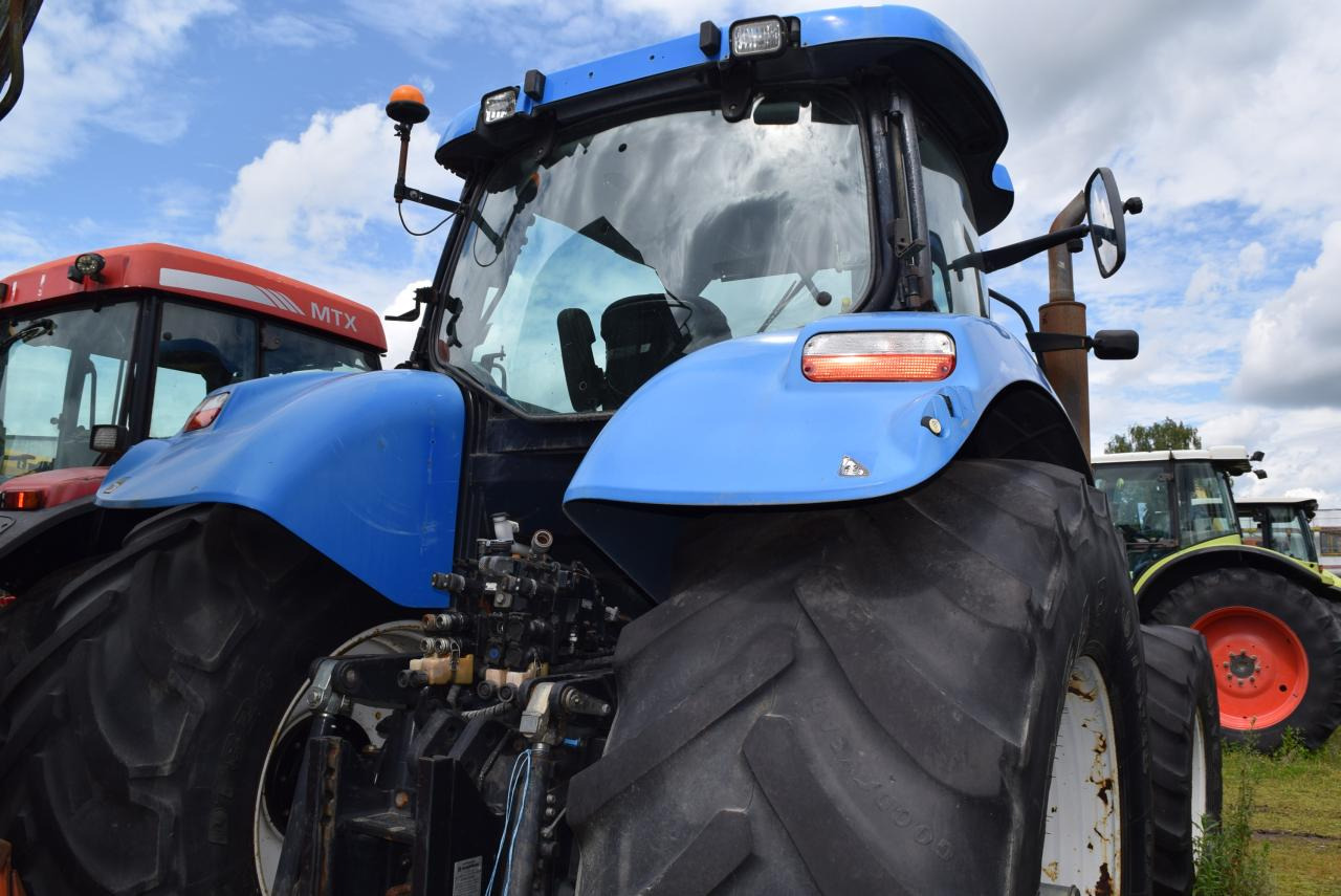 New Holland T 7040 - Trator: foto 3 New Holland T 7040 - Trator: foto 3