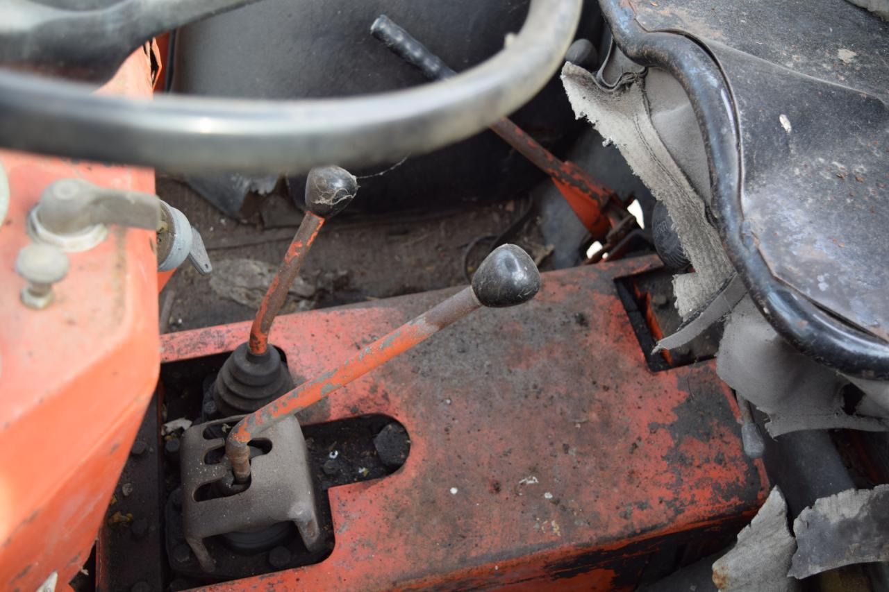 Trator Renault 651: foto 8