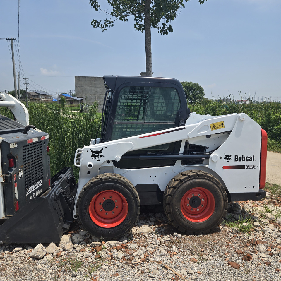 BOBCAT S550 - Mini carregadeira: foto 1 BOBCAT S550 - Mini carregadeira: foto 1
