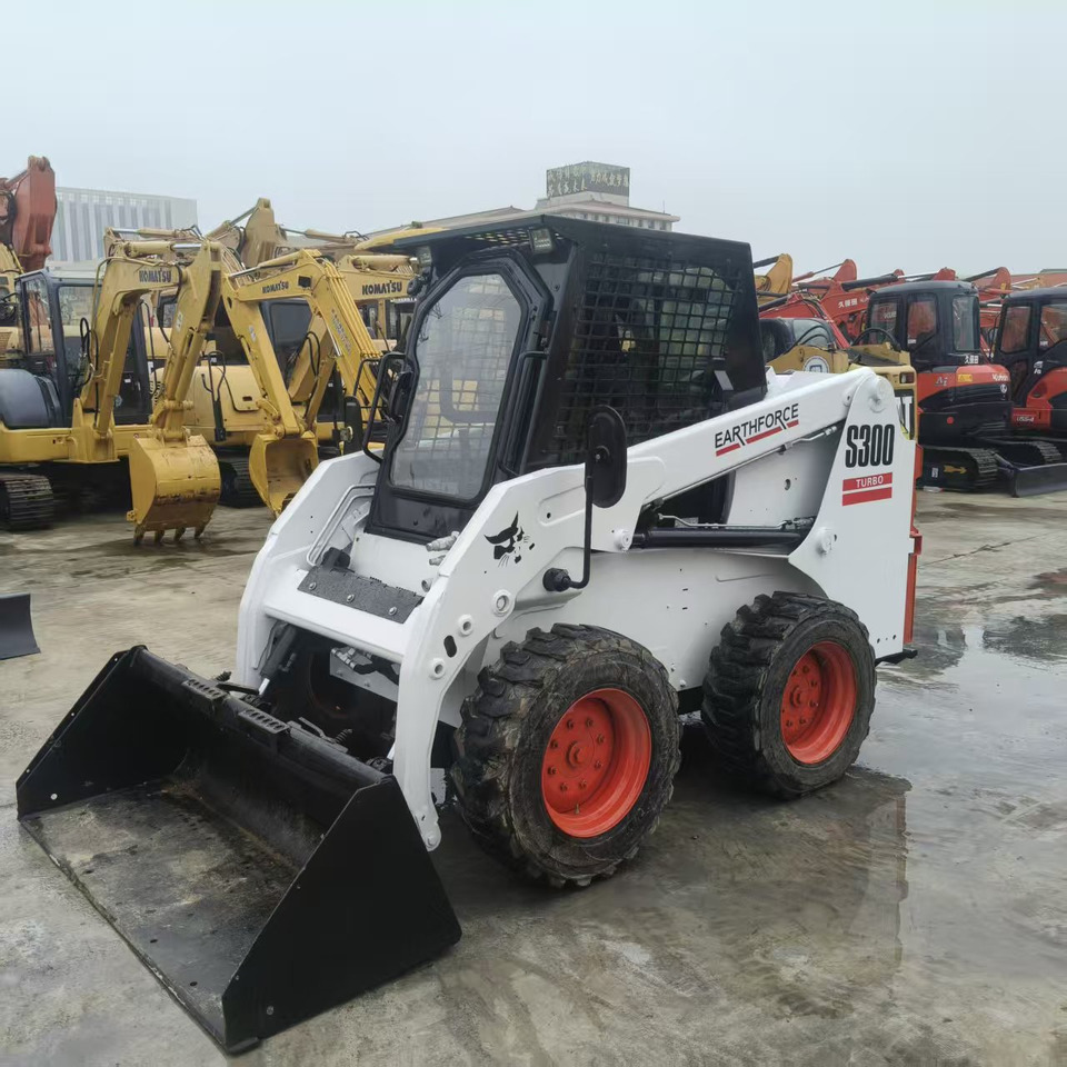 Mini carregadeira Bobcat S300: foto 9