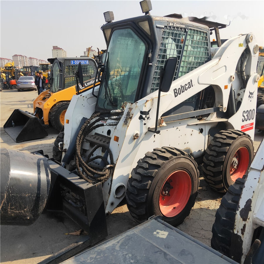 Bobcat S300 - Mini carregadeira: foto 1 Bobcat S300 - Mini carregadeira: foto 1