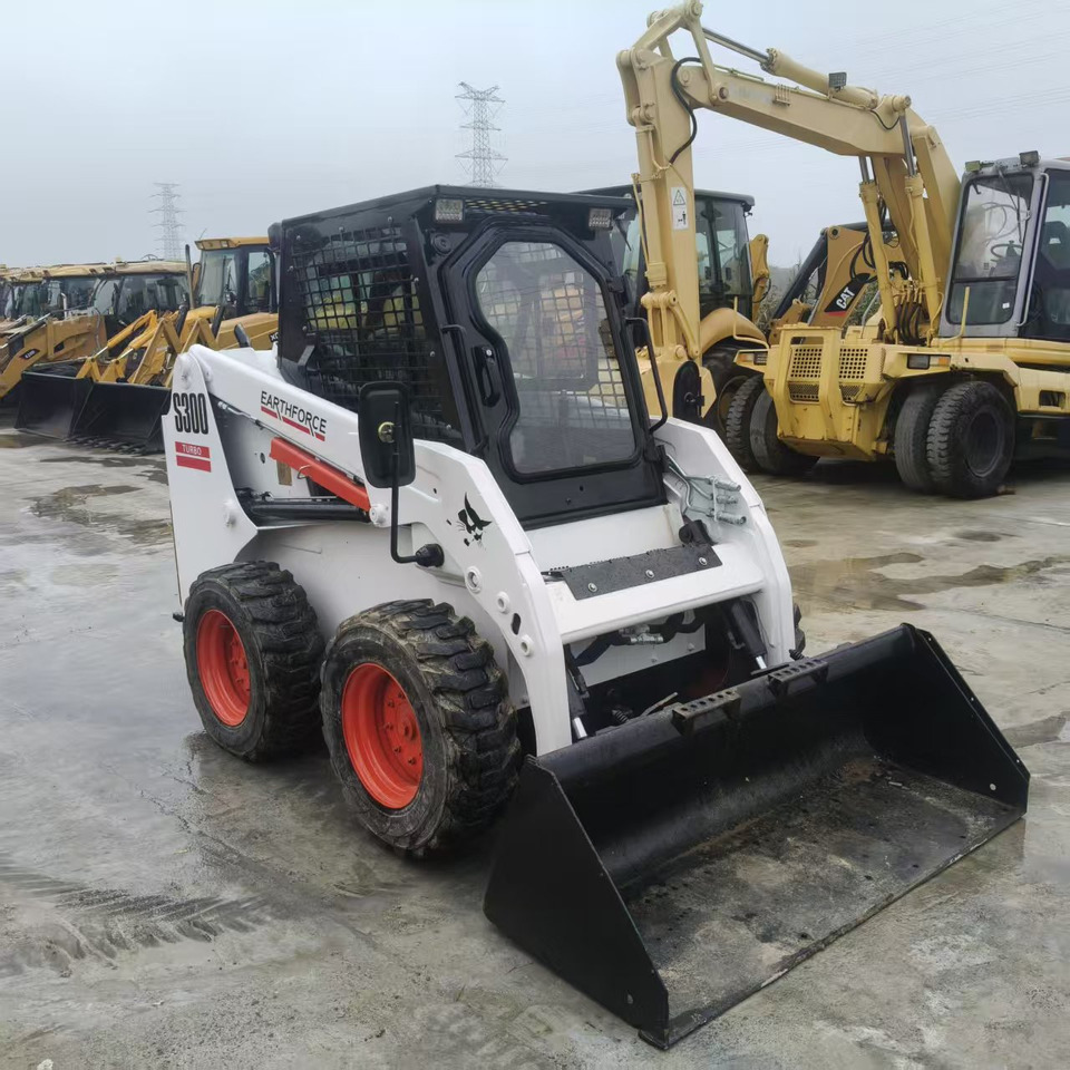 Mini carregadeira Bobcat S300: foto 7