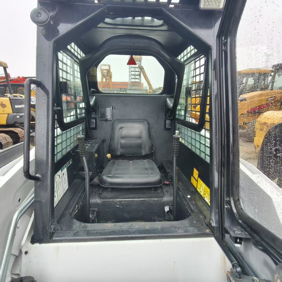 Mini carregadeira Bobcat S300: foto 6