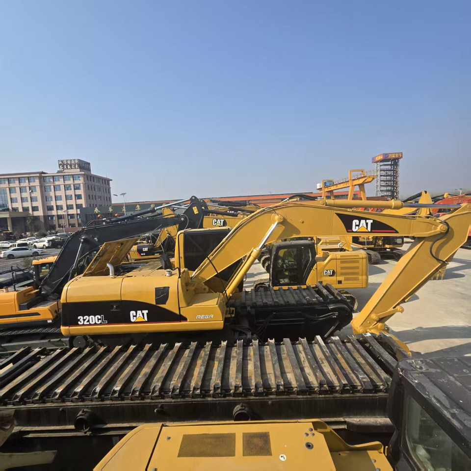 CATERPILLAR 320C - Escavadeira flutuante: foto 4 CATERPILLAR 320C - Escavadeira flutuante: foto 4