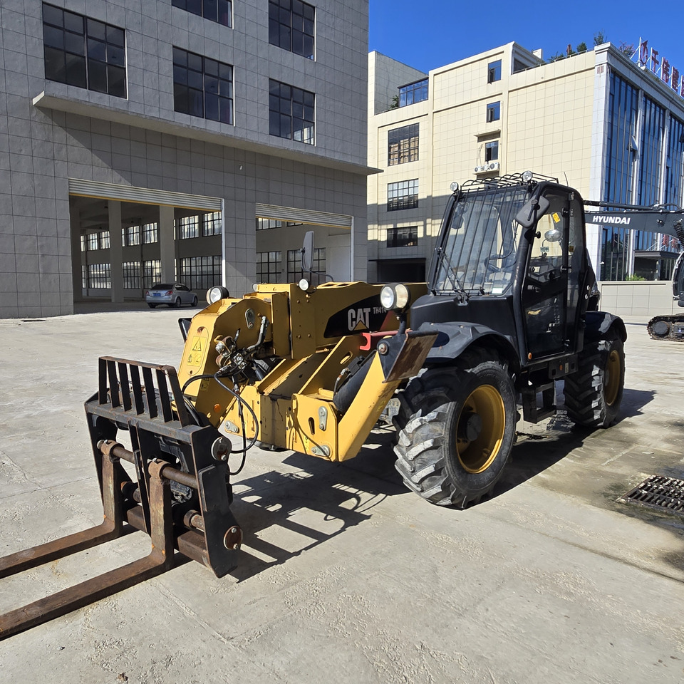 CATERPILLAR TH414 - Plataforma telescópica: foto 5 CATERPILLAR TH414 - Plataforma telescópica: foto 5