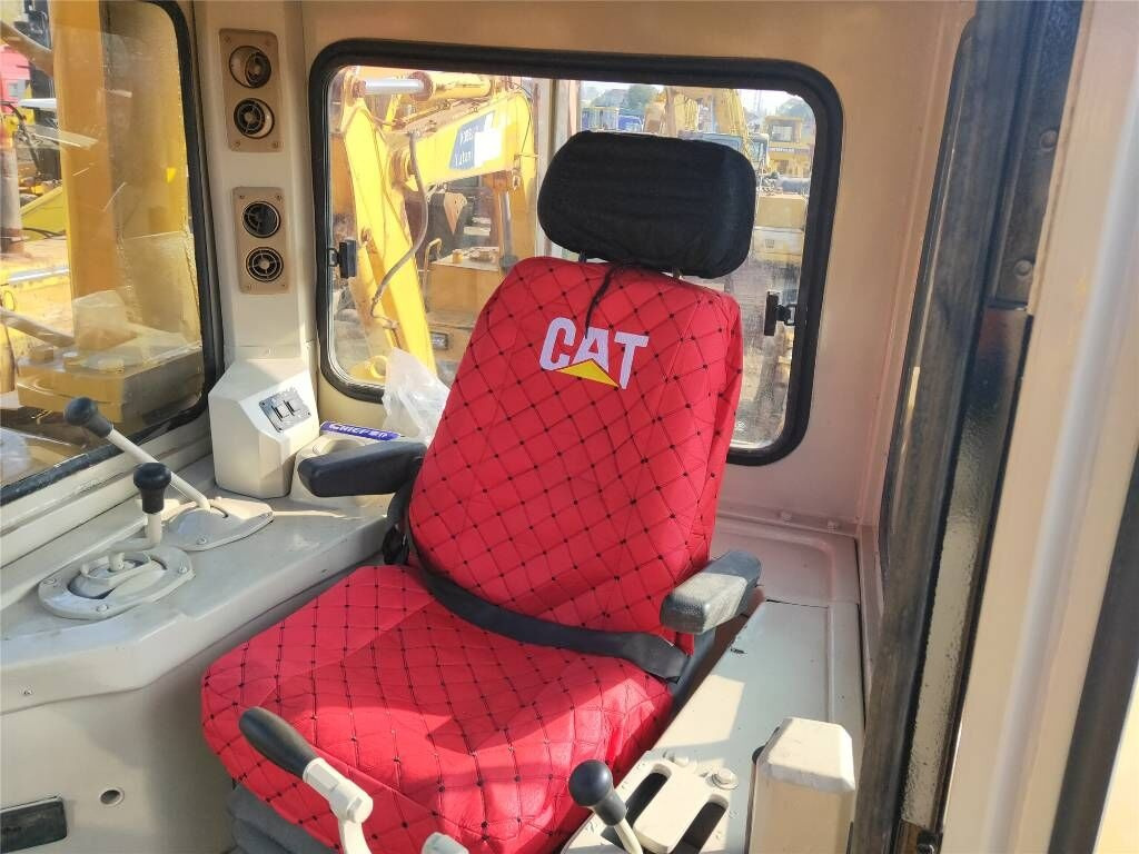 Caterpillar D 7 R - Buldôzer: foto 1 Caterpillar D 7 R - Buldôzer: foto 1