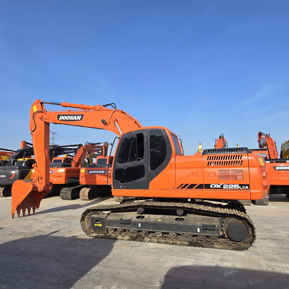 DOOSAN DX225LCA - Escavadora de rastos: foto 1 DOOSAN DX225LCA - Escavadora de rastos: foto 1