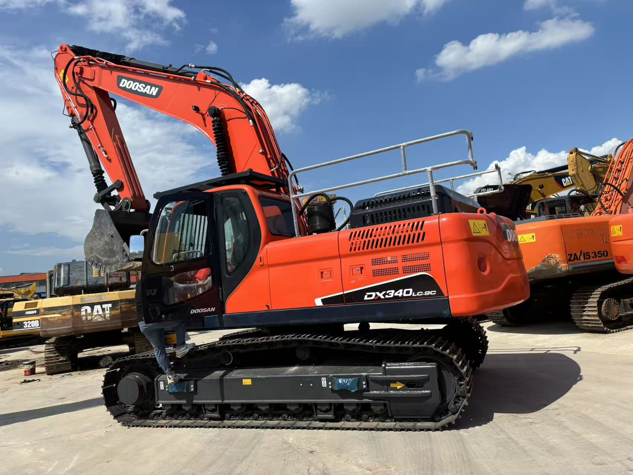 DOOSAN DX340LC-9C - Escavadora de rastos: foto 1 DOOSAN DX340LC-9C - Escavadora de rastos: foto 1