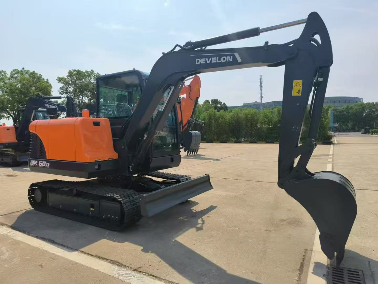 DOOSAN DX60D - Mini escavadeira: foto 1 DOOSAN DX60D - Mini escavadeira: foto 1