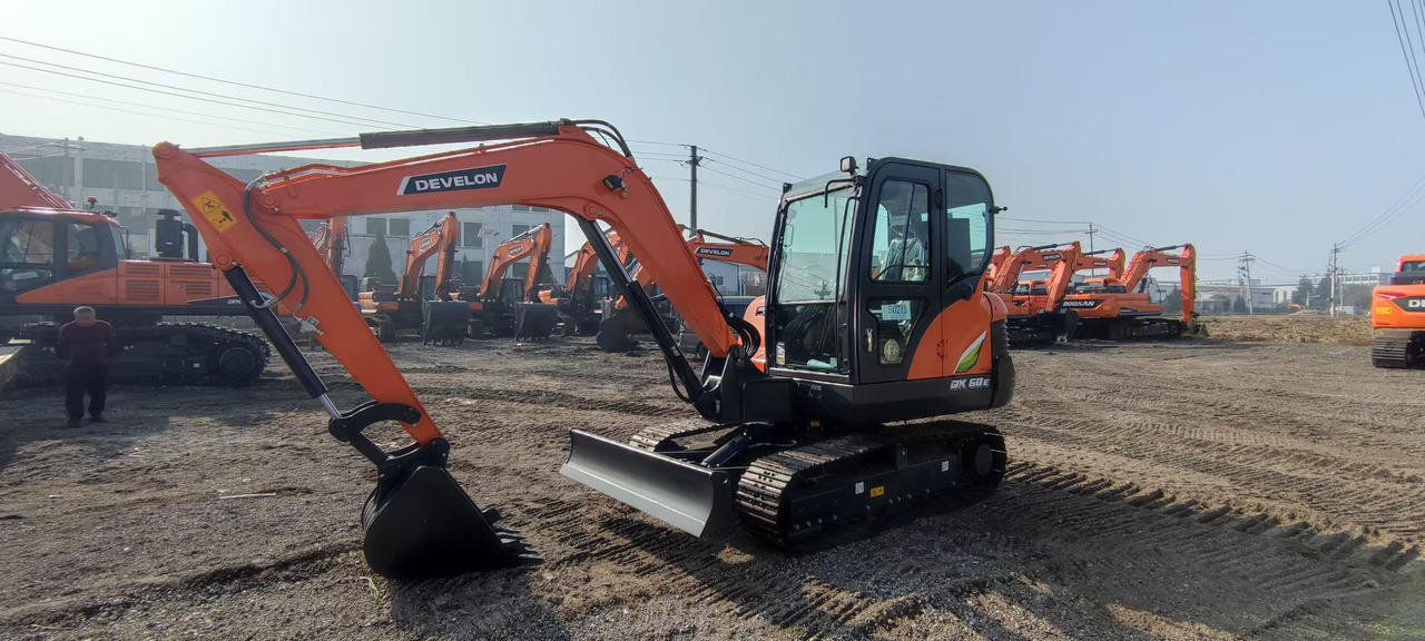 DOOSAN DX60E - Mini escavadeira: foto 2 DOOSAN DX60E - Mini escavadeira: foto 2