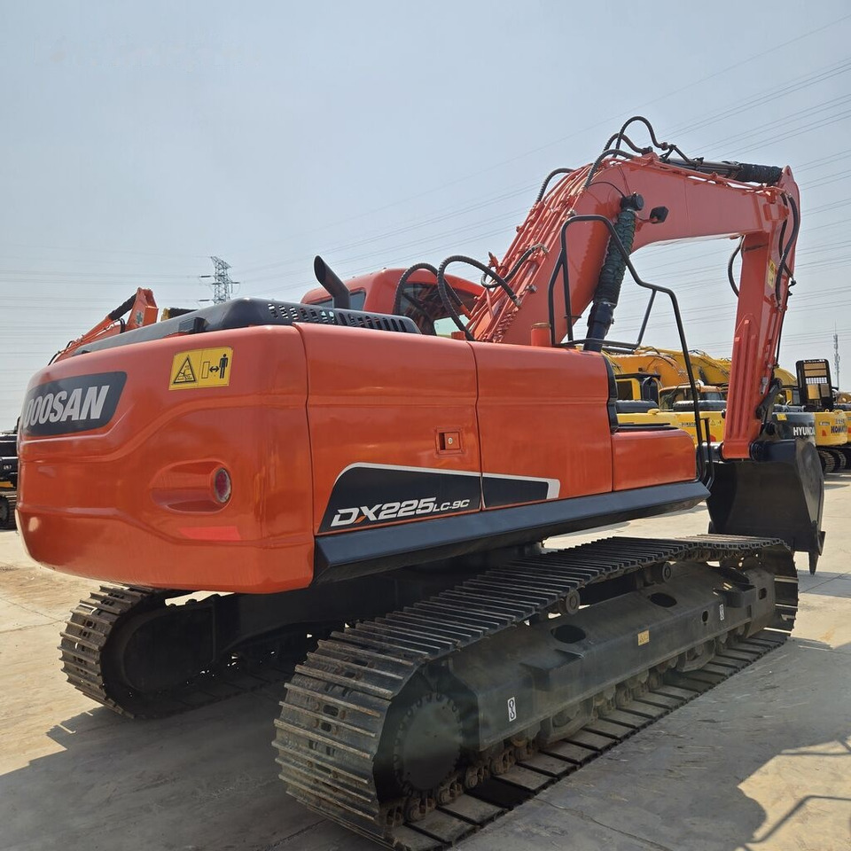 Doosan DX225 - Escavadora de rastos: foto 1 Doosan DX225 - Escavadora de rastos: foto 1