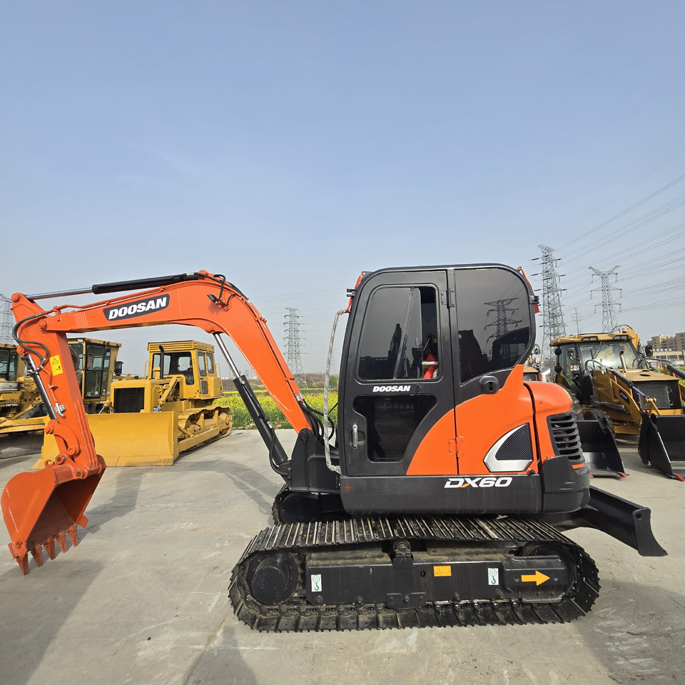 Doosan DX60 - Escavadora de rastos: foto 2 Doosan DX60 - Escavadora de rastos: foto 2