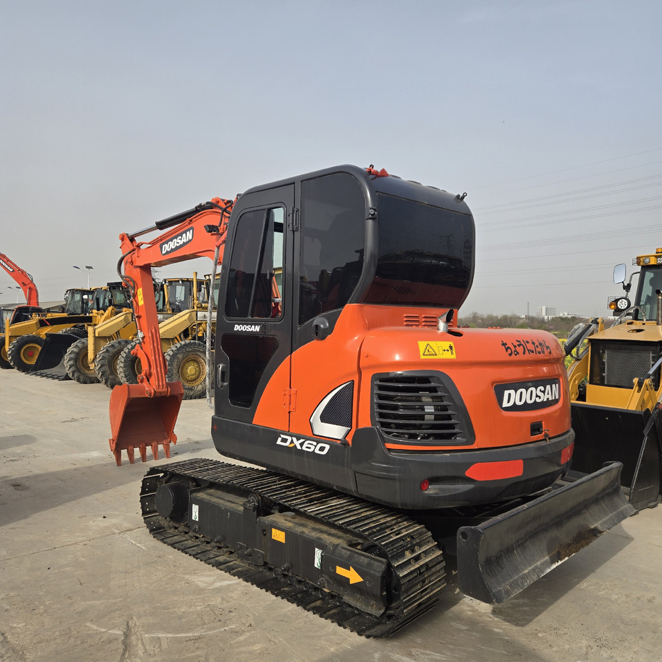 Doosan DX60 - Escavadora de rastos: foto 3 Doosan DX60 - Escavadora de rastos: foto 3