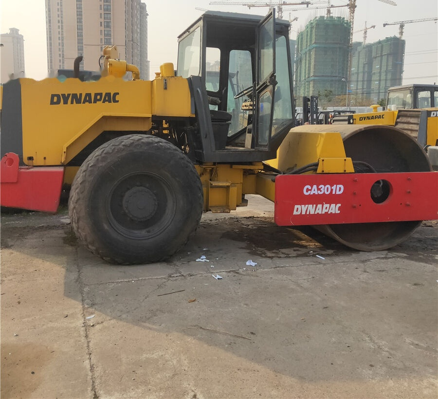 Dynapac CA301D - Compactador de asfalto: foto 4 Dynapac CA301D - Compactador de asfalto: foto 4