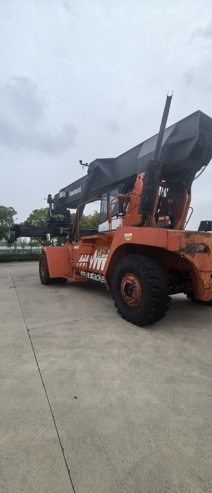 FANTUZZI CS45KM reach stacker - Reachstacker porta contentores: foto 2 FANTUZZI CS45KM reach stacker - Reachstacker porta contentores: foto 2