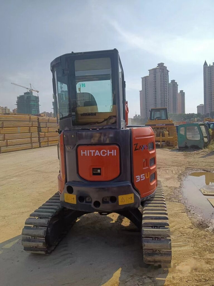 Hitachi ZX35U-5A - Mini escavadeira: foto 2 Hitachi ZX35U-5A - Mini escavadeira: foto 2