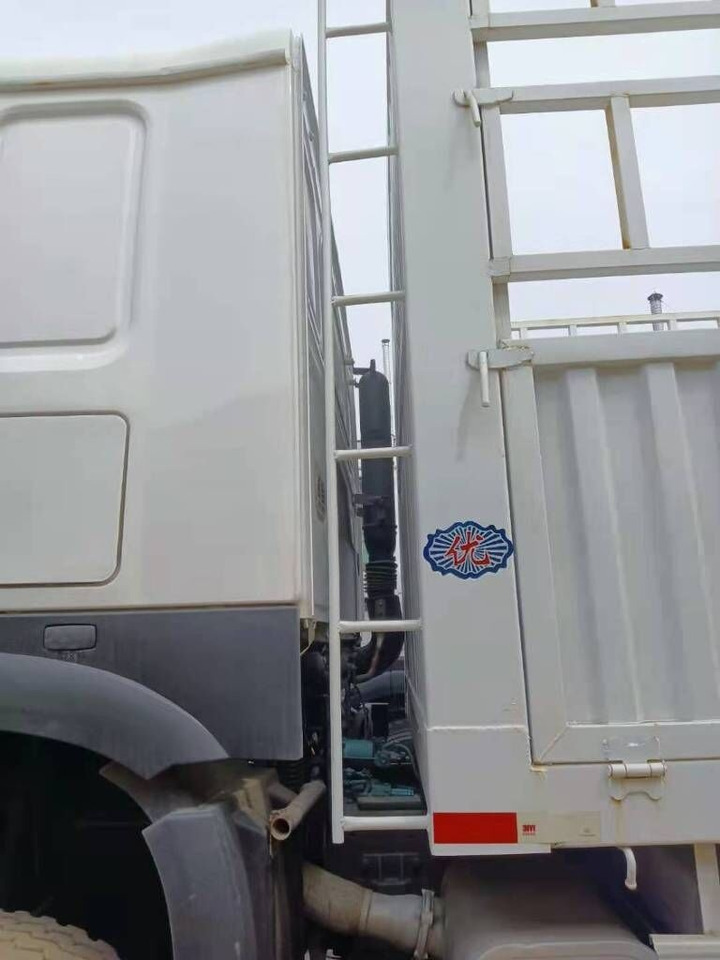 Howo ZZ3257N3647D1 - Camião de caixa aberta/ Plataforma: foto 5 Howo ZZ3257N3647D1 - Camião de caixa aberta/ Plataforma: foto 5