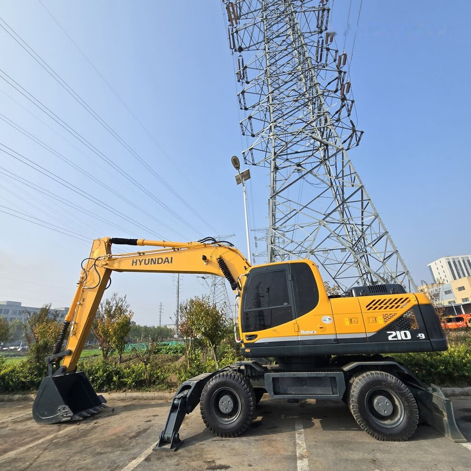 Escavadeira de rodas Hyundai R210W-9: foto 6