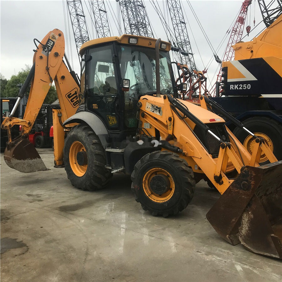 Retroescavadeira JCB 3CX-4T: foto 7