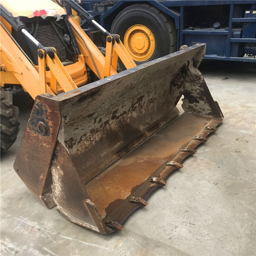 Retroescavadeira JCB 3CX-4T: foto 6