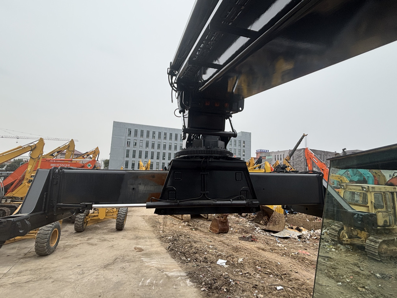 Manipulador de contentor KALMAR DRS4527-S5: foto 7 Manipulador de contentor KALMAR DRS4527-S5: foto 7