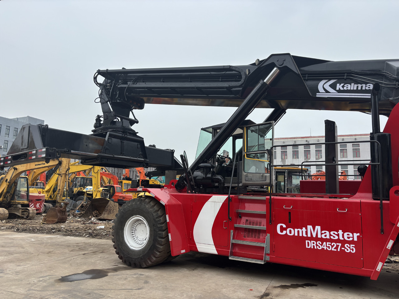KALMAR DRS4527-S5 - Manipulador de contentor: foto 2 KALMAR DRS4527-S5 - Manipulador de contentor: foto 2