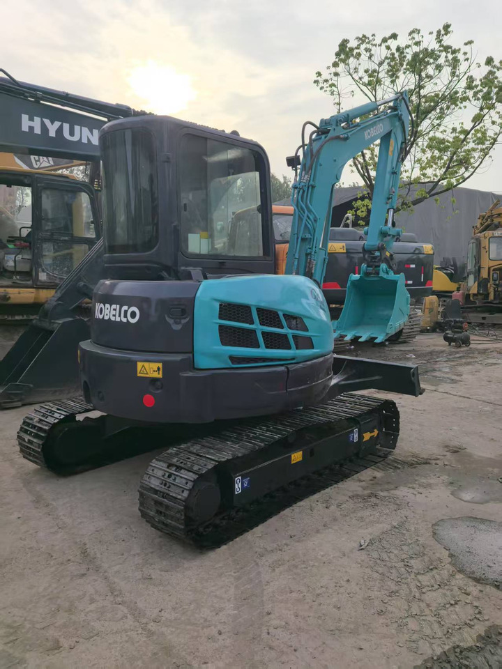 KOBELCO SK55SR - Mini escavadeira: foto 1 KOBELCO SK55SR - Mini escavadeira: foto 1