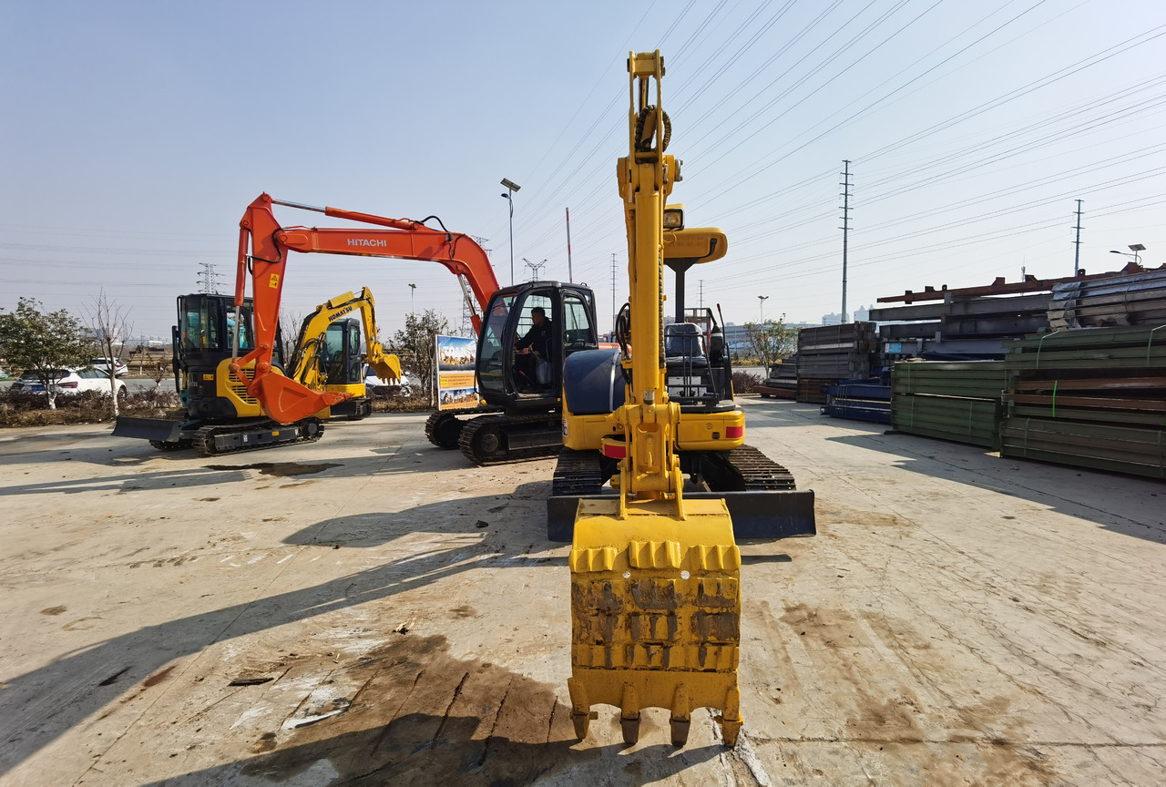 KOMATSU PC40MR - Mini escavadeira: foto 3 KOMATSU PC40MR - Mini escavadeira: foto 3