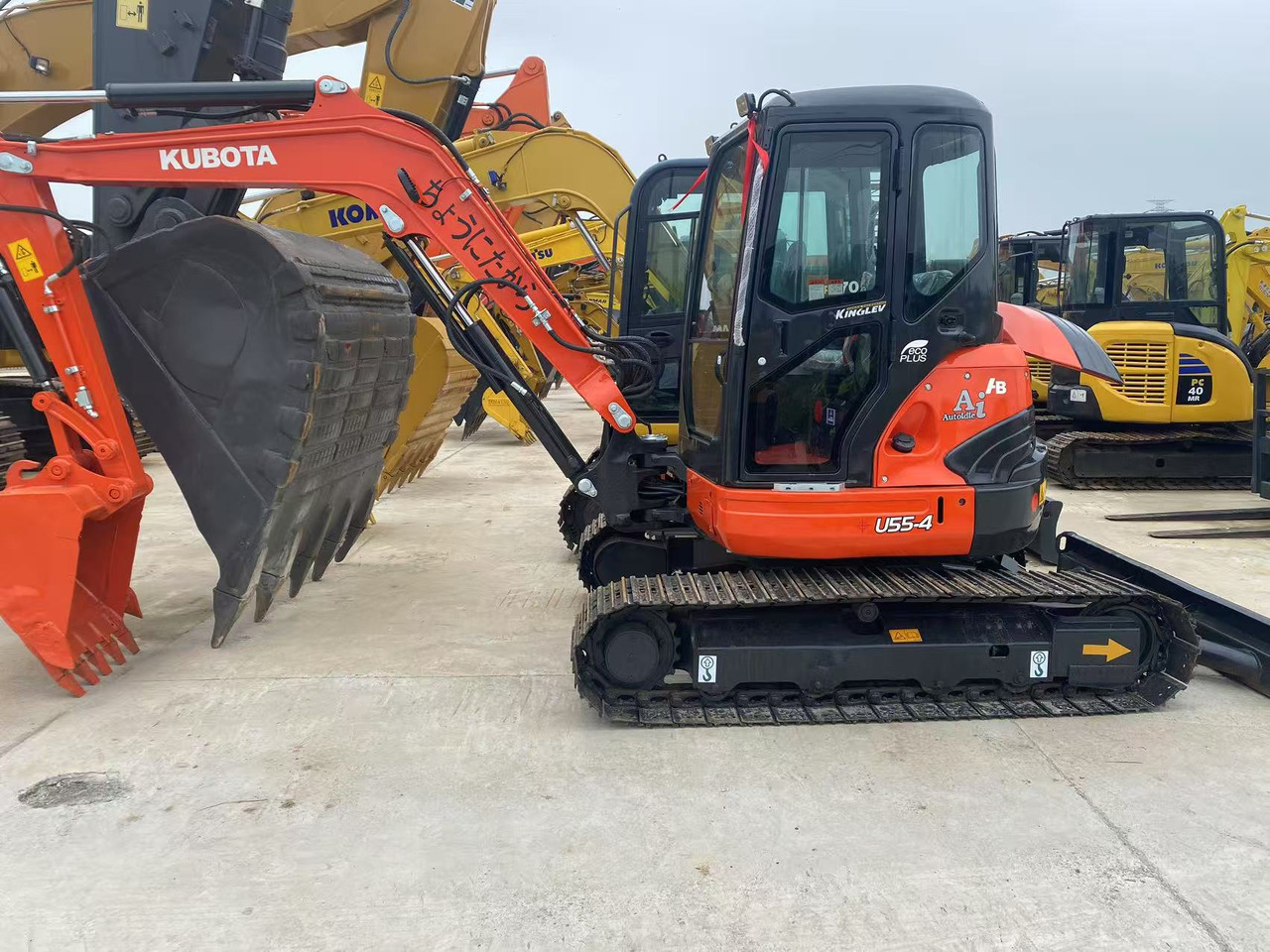 KUBOTA U55-4 - Mini escavadeira: foto 1 KUBOTA U55-4 - Mini escavadeira: foto 1