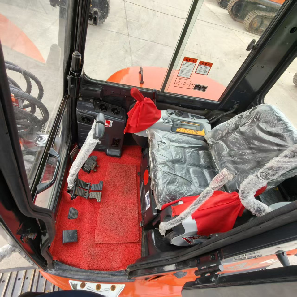 KUBOTA U55-4 - Mini escavadeira: foto 5 KUBOTA U55-4 - Mini escavadeira: foto 5