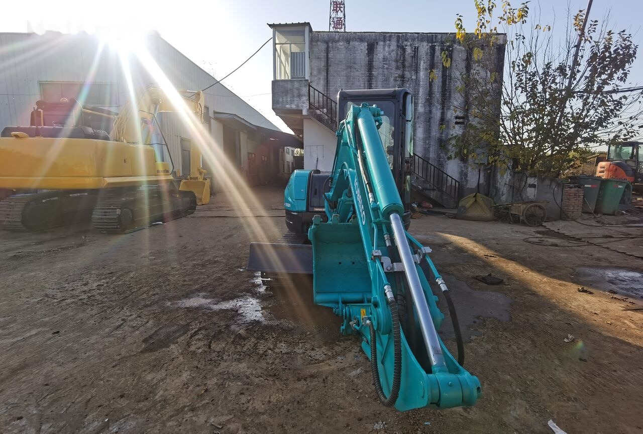 Kobelco SK55SR - Mini escavadeira: foto 2 Kobelco SK55SR - Mini escavadeira: foto 2