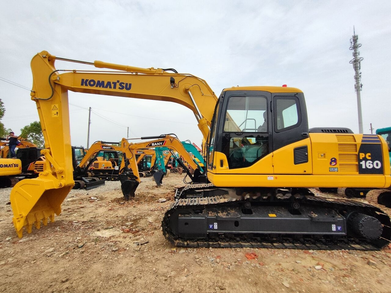 Komatsu PC160LC-7 - Escavadora de rastos: foto 1 Komatsu PC160LC-7 - Escavadora de rastos: foto 1