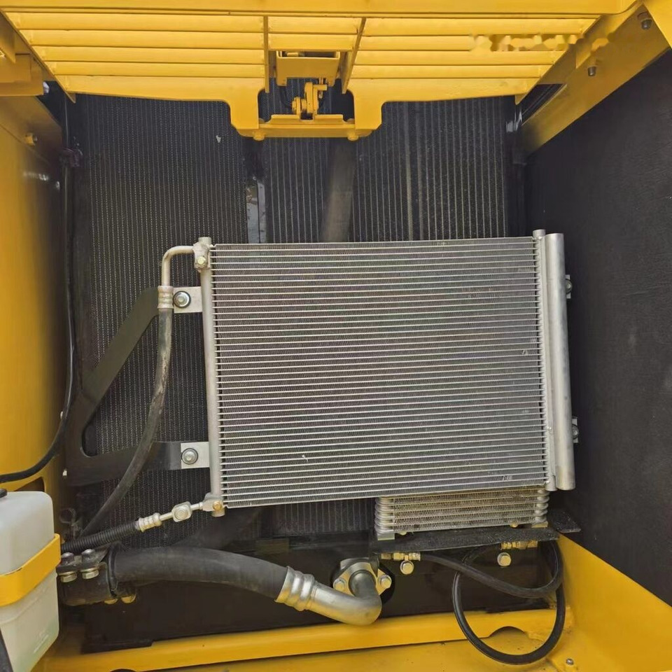 Escavadora de rastos Komatsu PC200-8: foto 10