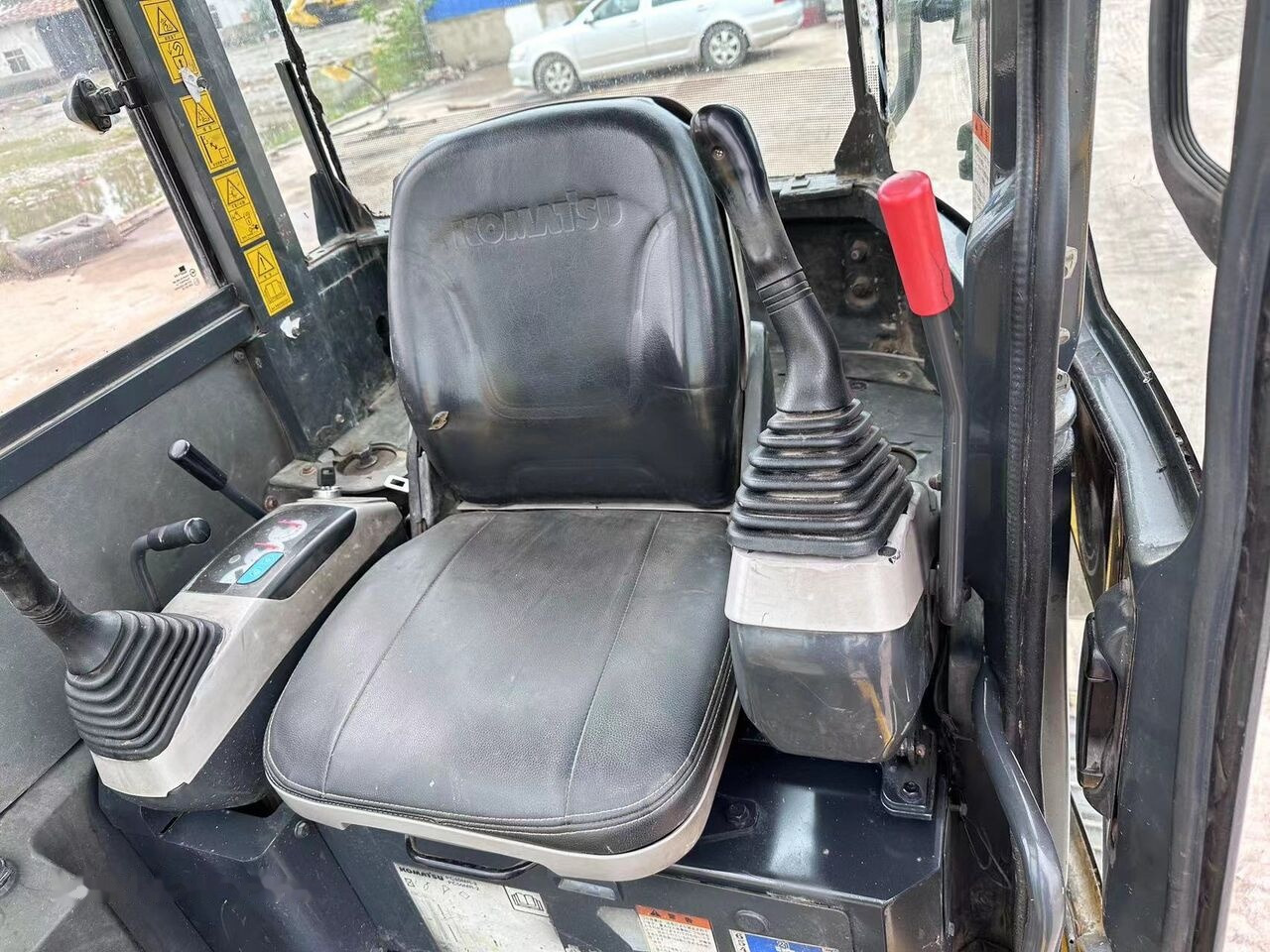 Komatsu PC50MR - Mini escavadeira: foto 5 Komatsu PC50MR - Mini escavadeira: foto 5