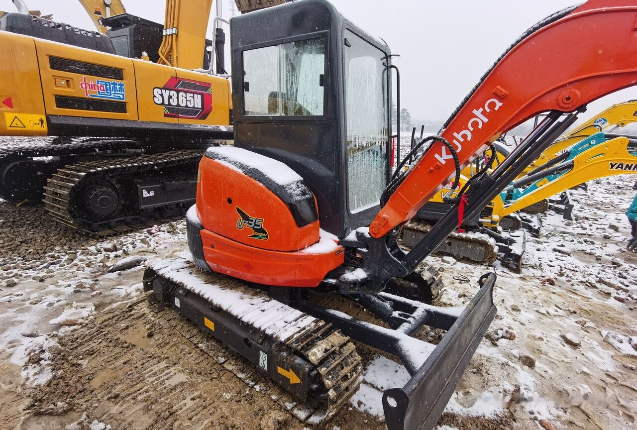 Kubota U35 - Mini escavadeira: foto 5 Kubota U35 - Mini escavadeira: foto 5
