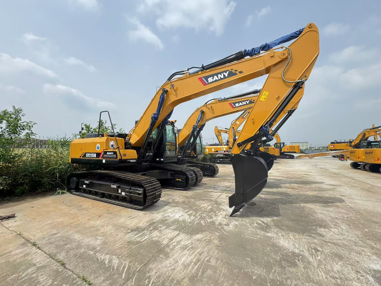 SANY SY215 - Escavadora de rastos: foto 2 SANY SY215 - Escavadora de rastos: foto 2