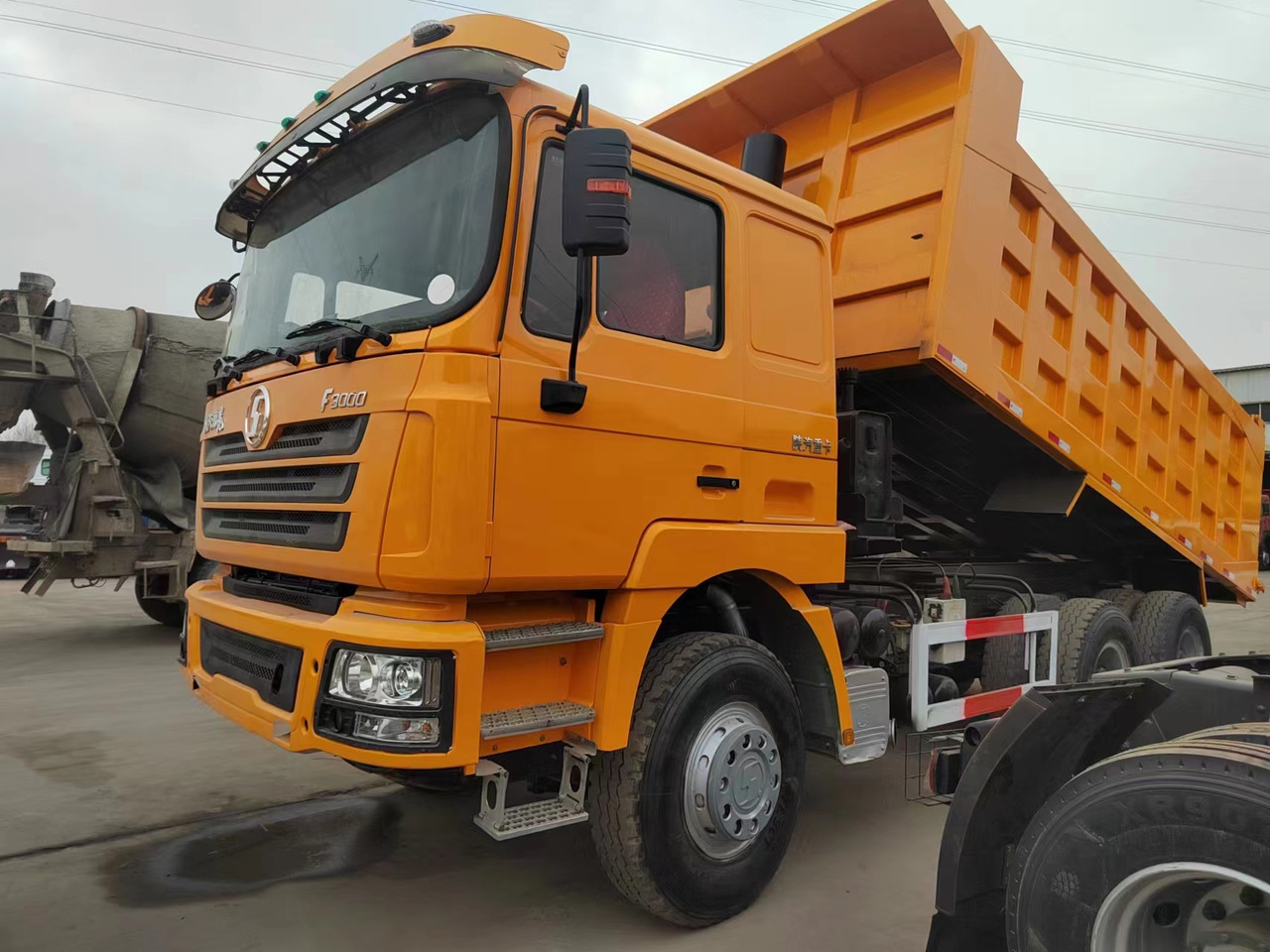 SHACMAN F3000 - Caminhão basculante: foto 4 SHACMAN F3000 - Caminhão basculante: foto 4