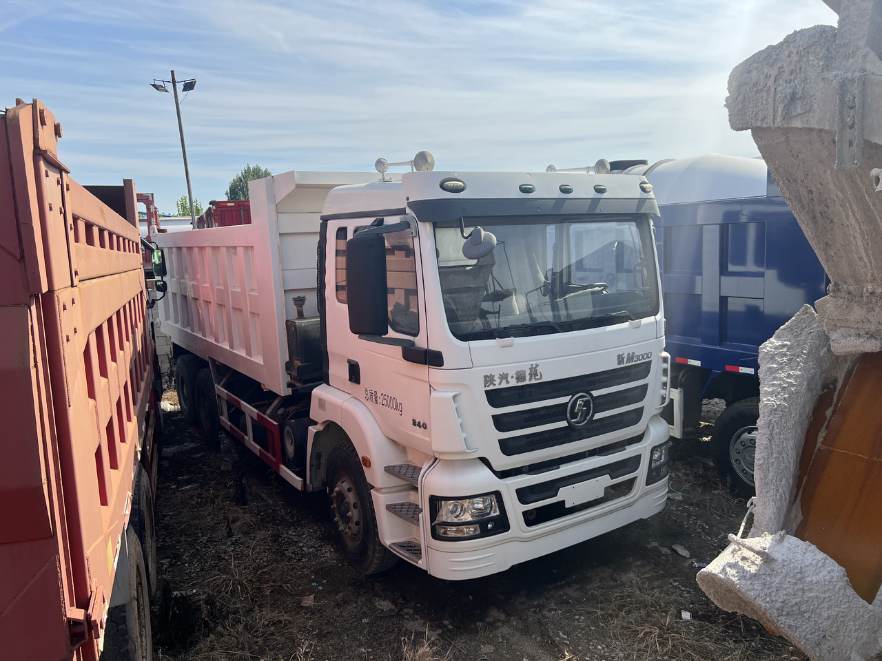 SHACMAN F3000 - Caminhão basculante: foto 4 SHACMAN F3000 - Caminhão basculante: foto 4