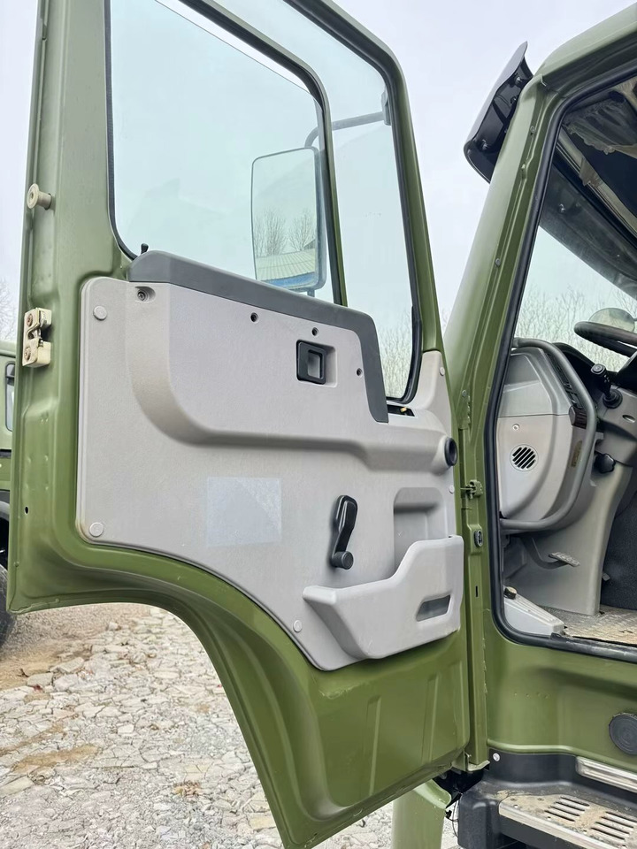 Caminhão basculante SINOTRUK HOWO 6x4: foto 11