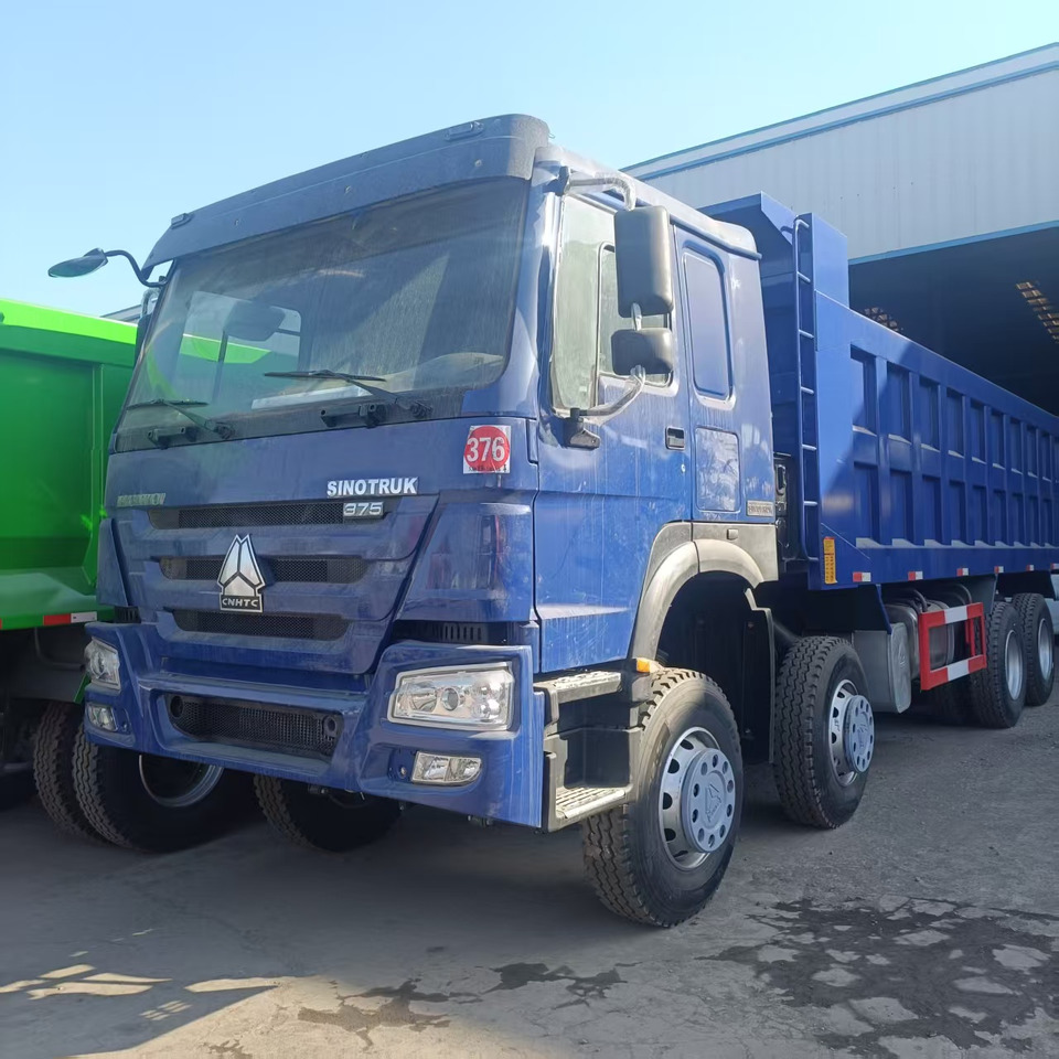 SINOTRUK HOWO 8x4 - Caminhão basculante: foto 3 SINOTRUK HOWO 8x4 - Caminhão basculante: foto 3