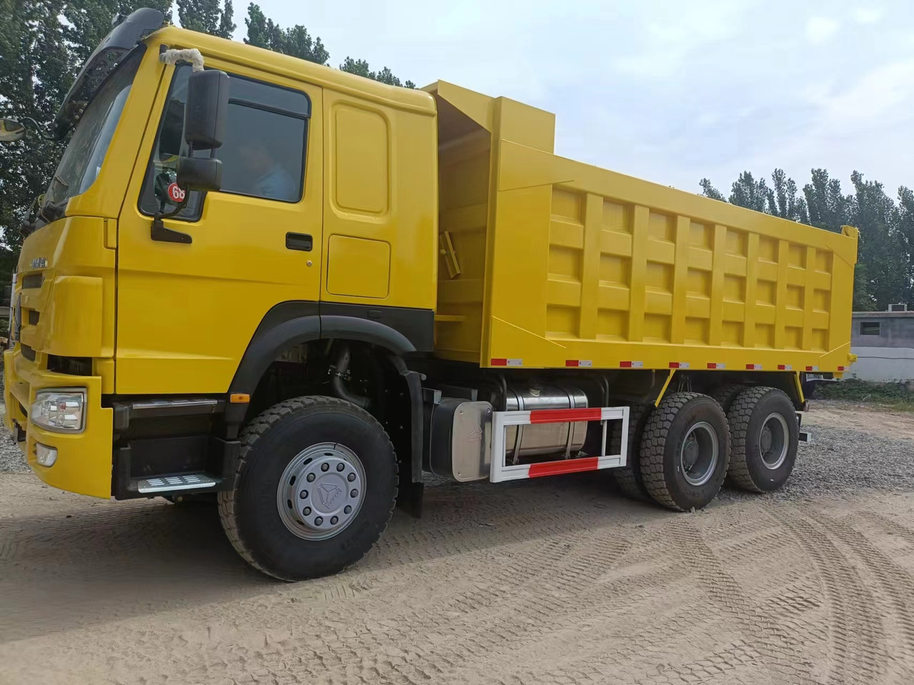 Caminhão basculante nuevo SINOTRUK HOWO: foto 9