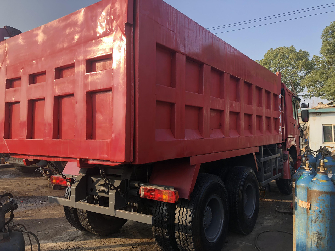 SINOTRUK HOWO - Caminhão basculante: foto 4 SINOTRUK HOWO - Caminhão basculante: foto 4