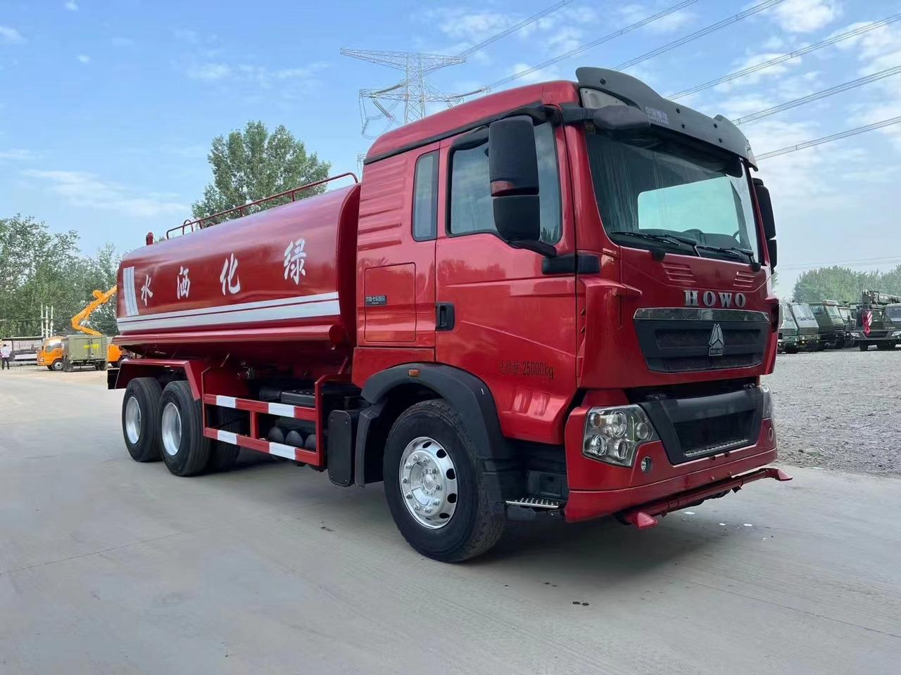 SINOTRUK HOWO sprinkler - Caminhão tanque: foto 4 SINOTRUK HOWO sprinkler - Caminhão tanque: foto 4