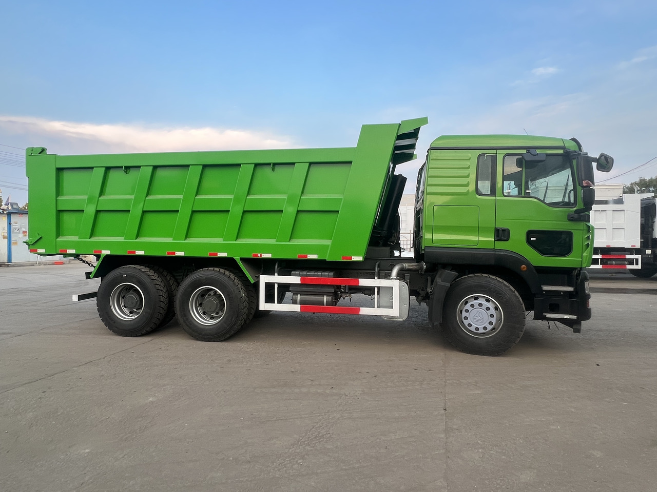 SINOTRUK TX 6x4 - Caminhão basculante: foto 3 SINOTRUK TX 6x4 - Caminhão basculante: foto 3