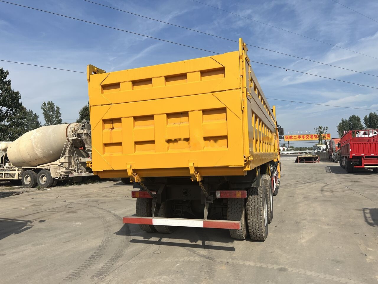 Shacman F3000 8*4 - Caminhão basculante: foto 4 Shacman F3000 8*4 - Caminhão basculante: foto 4