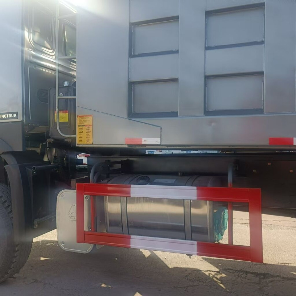 Caminhão basculante Sinotruk Howo 6*4: foto 7