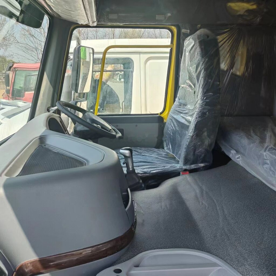 Sinotruk Howo 6*4 Right hand drive - Caminhão basculante: foto 4 Sinotruk Howo 6*4 Right hand drive - Caminhão basculante: foto 4