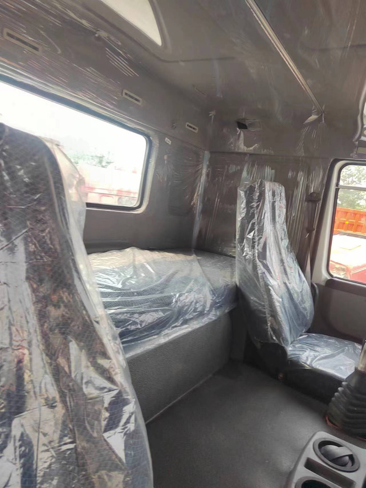 Tractor SINOTRUK HOWO trailer ead: foto 9