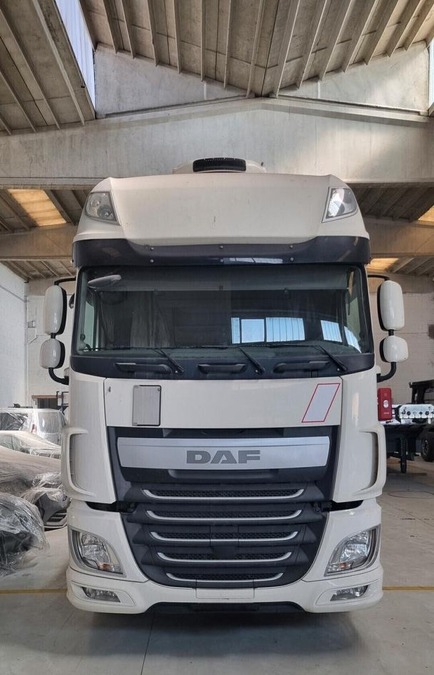 DAF XF 440 Euro 6 - Full Pneumatico - 2015 - Caminhão transportador de contêineres/ Caixa móvel: foto 1 DAF XF 440 Euro 6 - Full Pneumatico - 2015 - Caminhão transportador de contêineres/ Caixa móvel: foto 1